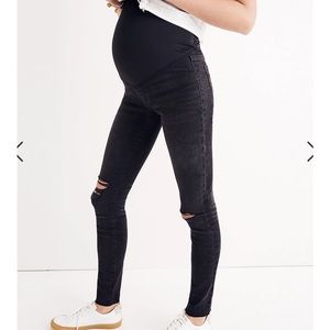 Maternity Over-the-Belly Skinny Jeans in Black Sea
